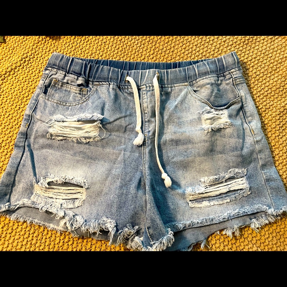 Destructed jean shorts